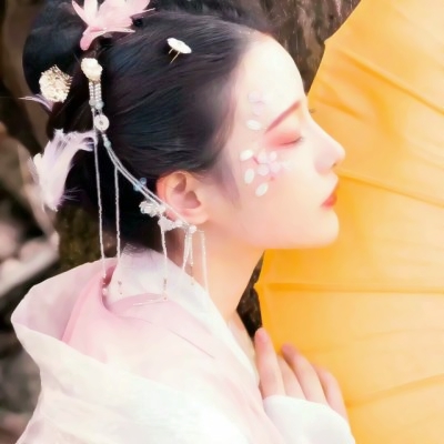 15张高清真人伤感古风女生头像合集