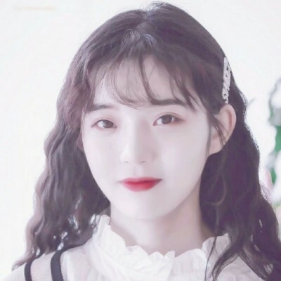 28张气质感拉满的唯美女生头像 高清无水印合集