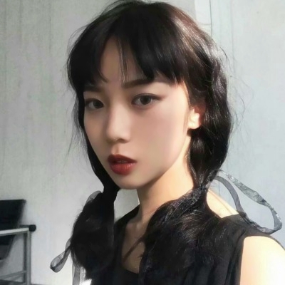 31张无水印搞怪女生头像！高清可爱又潮流