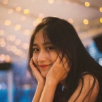 9张高清小清新阳光爱笑女生QQ头像，氛围感拉满