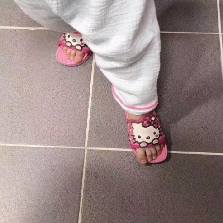 软萌治愈！这组小手小脚表情包太戳人啦