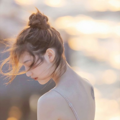 32张高清唯美女生头像合集 适合当头像的好看女生照片