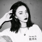 超拽又霸气！22张高清女生黑白头像合集