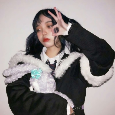 32张酷感原宿风女生头像 高清原图直接存
