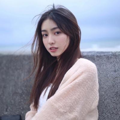 24张氛围感拉满的蓝色系女生头像 高清意境感拉满