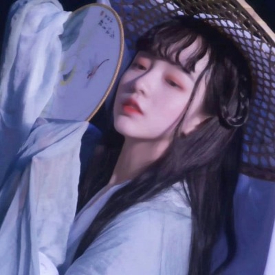 26张高清唯美古风真人女生头像合集