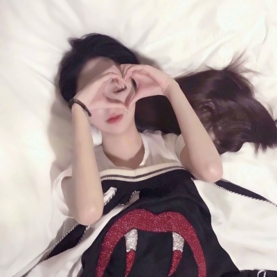 当下超火的高冷女生头像 15张高清潮流款