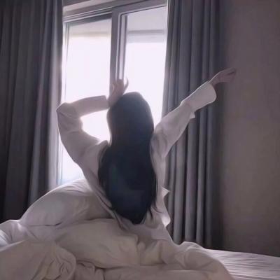 21张高清优雅女生背影微信头像 氛围感拉满