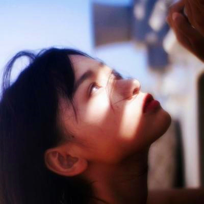 21张高清伤感冷漠风女生QQ头像 好看又有氛围感