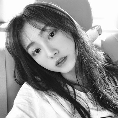 10张高清黑白高冷霸气女生头像 直接存就好用