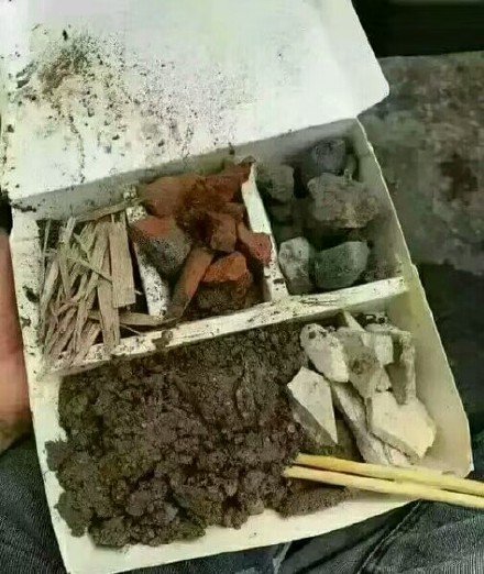 “我太难了”！这套家徒四壁表情包太戳人了