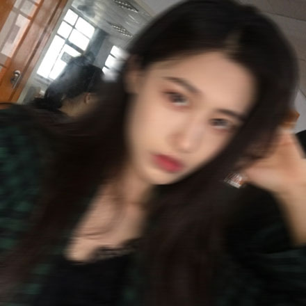 19张高清动感模糊微笑女生头像合集