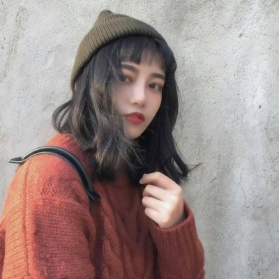 24张高清女生眼神迷茫头像合集