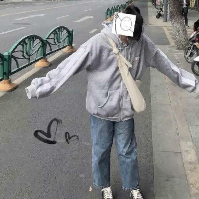 18张高清可爱女生涂鸦头像 潮流感拉满的简约手绘头像