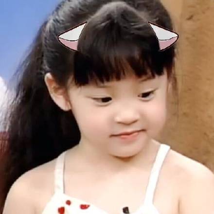 欧阳娜娜童年软萌造型太圈粉，直接拿来当头像刚刚好