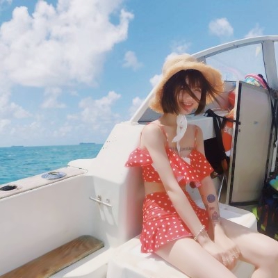 20张高清治愈感拉满的蓝天女生头像 每一张都超适合当头像