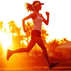 19张高清唯美女生奔跑励志头像 适合当头像用