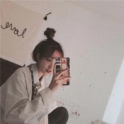 24张可爱手机挡脸女生头像 高清好看的女生头像合集