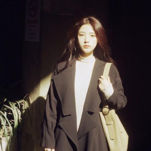 24张高清伤感女生头像 氛围感拉满的QQ唯美头像合集