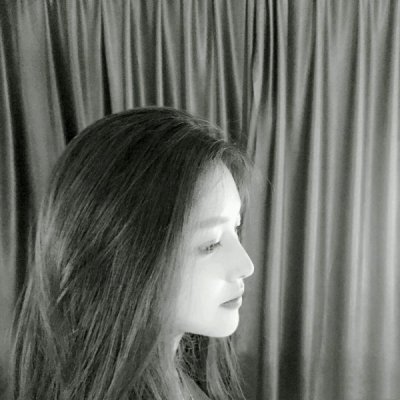 13张高清无文字黑白伤感女生QQ头像合集
