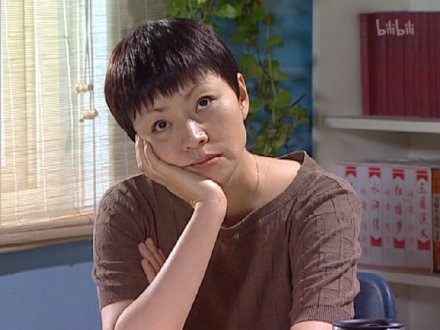 《家有女儿》托腮沉思表情包合集