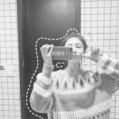 37张霸气挡脸黑色系女生头像 高清氛围感拉满