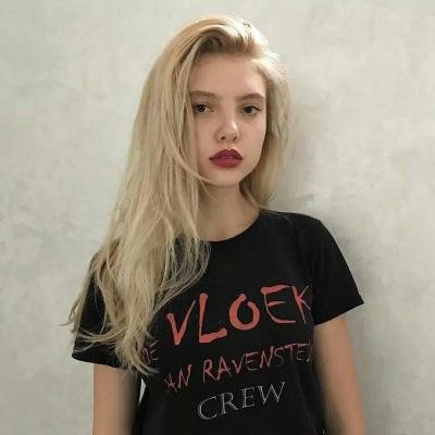 15张高清好看的欧美女生头像 适合当微博头像用