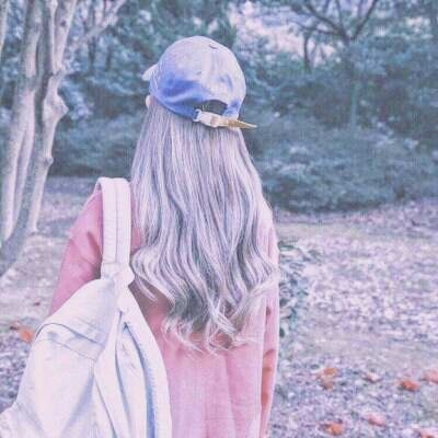 11张高清好看的背包女生背影头像合集