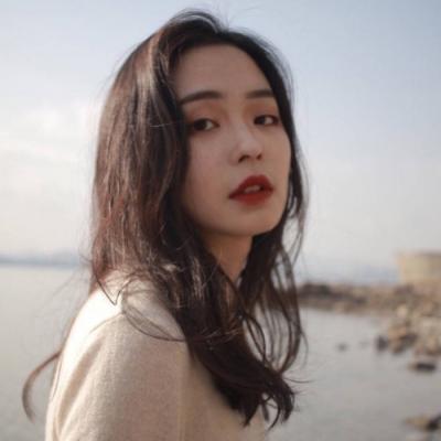 23张高清氛围感女生意境头像 适合当QQ头像的唯美图片