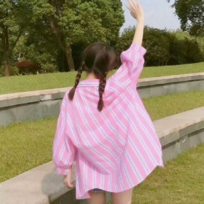 12张高清新潮女生背影真人头像 适合当QQ头像用