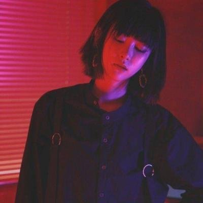 红色系高冷霸气女生头像合集 14张高清大图来啦