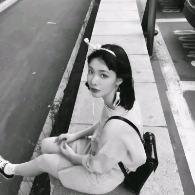 36张高清伤感黑白女生QQ头像 氛围感拉满