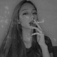 47款抽烟喝酒的伤感女生头像合集