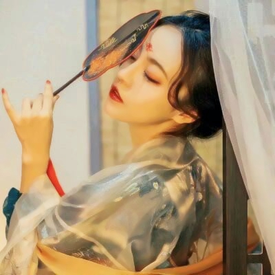 26张高清唯美古风真人女生头像合集