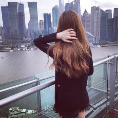 21张高清优雅女生背影微信头像 氛围感拉满