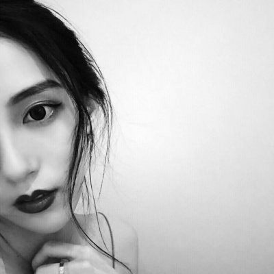 冷艳又性感！9张高清黑白女生头像合集