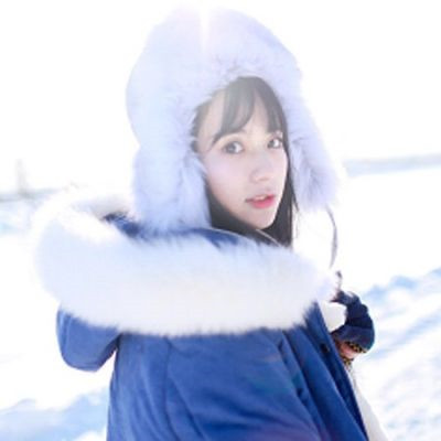 20张冬日氛围感女生头像 穿冬装的冬日美女头像合集