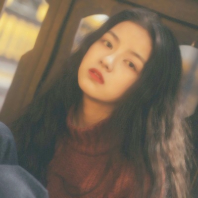 34张高清真人少女唯美意境头像合集