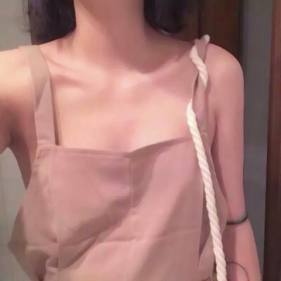 半身露锁骨女生头像 6张高清性感头像供半身控挑选