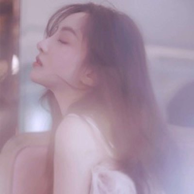 17张高清意境唯美女生QQ头像，氛围感拉满直接用