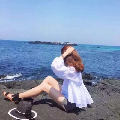 20张高清治愈感拉满的蓝天女生头像 每一张都超适合当头像