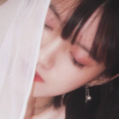 32张高清唯美女生头像合集 适合当头像的好看女生照片