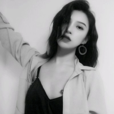 32张高清伤感黑白女生头像 适合当微信头像用