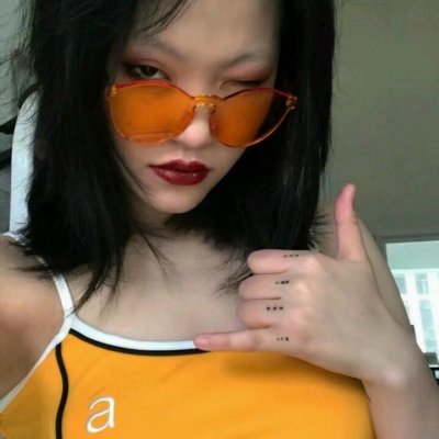 痞气拉满的真人超酷女生头像 高清无水印共15张