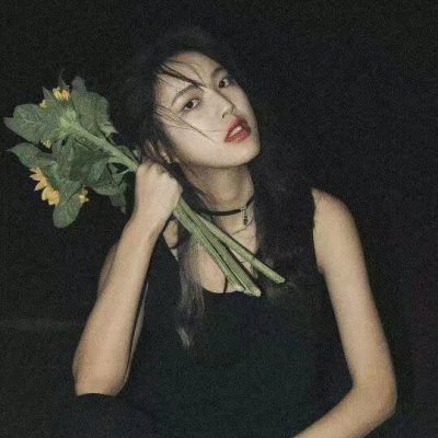 伤感女头高清，34张好看的伤感颓废女生头像精选