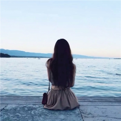 女生伤感孤独背影头像合集 20张高清图