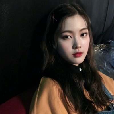 28张氛围感拉满！气质独特的高清女生头像合集