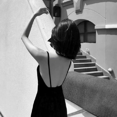 女生冷漠黑白头像 18张高清好看的孤傲款头像合集