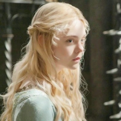 18张高清欧美复古风女生头像合集 氛围感拉满