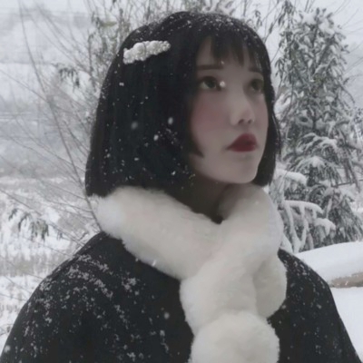 当下超火的霸气高冷女生头像 22张高清无水印合集